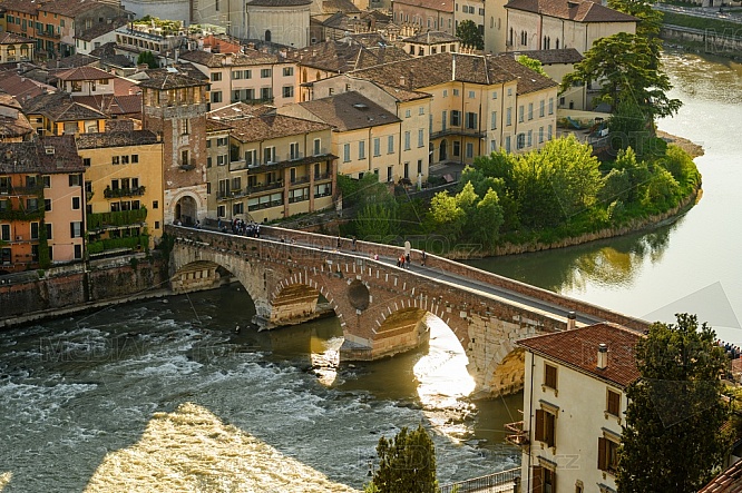 Ponte Pietra, Verona, Itálie. 