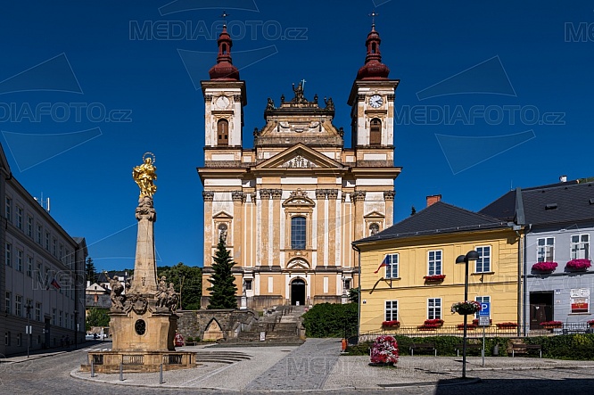 Kostel Zvěstování Panny Marie, Mariánský sloup, Šternberk