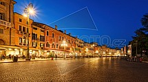 Piazza Bra, Verona, Itálie. 