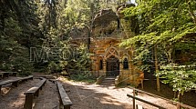 Skalní kaple P. Marie Lurdské, Modlivý důl, Sloup v Čechách