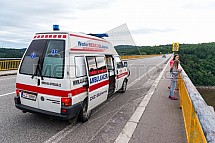 sanitka, ambulance, Žďákovský most