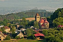 Kostel v obci Vyskeř